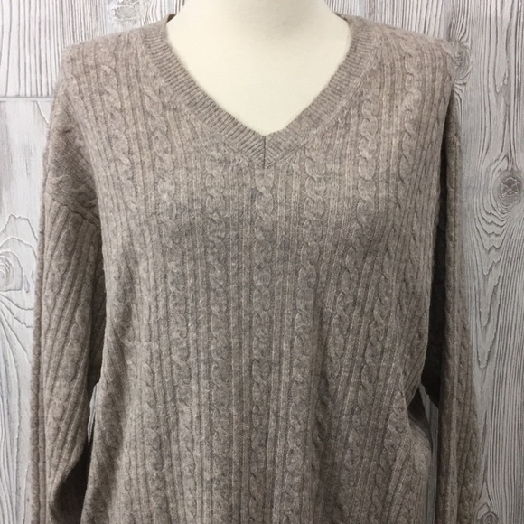 Banana Republic Vneck Sweater Tan Large (discount for damage) - Picture 3 of 11